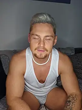 Snapshot of EddyRise- chatting on February 24, 2026, 4:52 pm EddyRise- online show from February 24, 2026, 4:52 pm