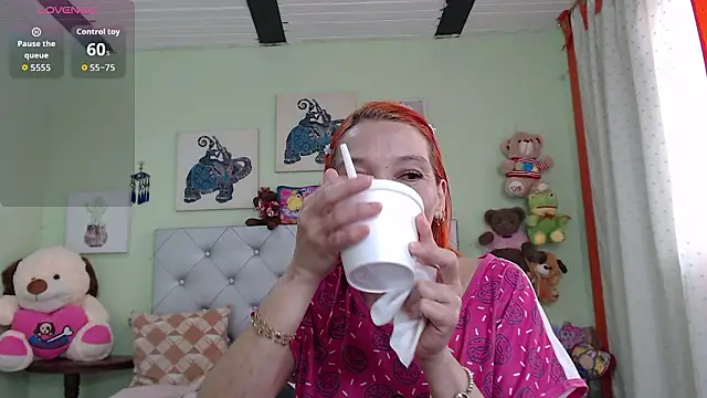 Dayana Smithh online show from March 12, 2026, 6:45 pm