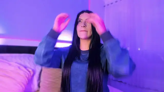 Snapshot of Pau_Rios chatting on February 28, 2026, 7:35 pm Pau Rios online show from February 28, 2026, 7:35 pm