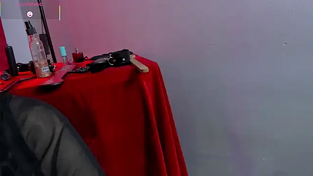 lilyruso online show from April 3, 2026, 11:00 pm