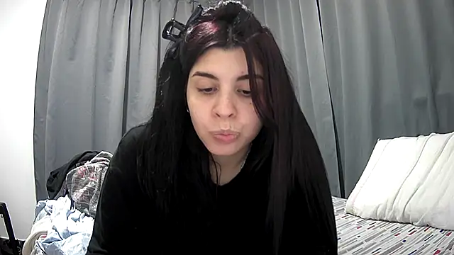 violetazein7 online show from May 4, 2026, 1:53 am