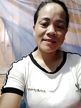Snapshot of molly-xx chatting on July 1, 2026, 7:36 pm molly-xx online show from July 1, 2026, 7:36 pm