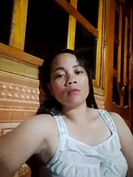 Snapshot of molly-xx chatting on July 11, 2026, 1:11 pm molly-xx online show from July 11, 2026, 1:11 pm