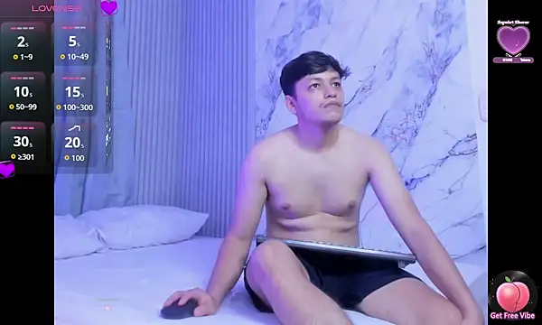 Snapshot of RaiderandRoxie1 chatting on March 1, 2026, 12:21 am RaiderandRoxie1 online show from March 1, 2026, 12:21 am