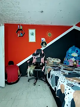 Violeta R  online show from April 16, 2026, 5:19 am