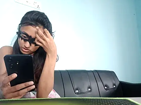 Snapshot of whisperingPassion chatting on February 14, 2026, 10:37 am whisperingPassion online show from February 14, 2026, 10:37 am