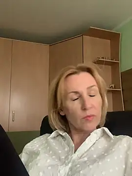 Snapshot of VeltaMur975 chatting on February 14, 2026, 1:11 pm VeltaMur975 online show from February 14, 2026, 1:11 pm