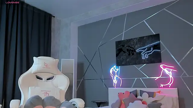 naomi reiss online show from April 2, 2026, 1:24 am