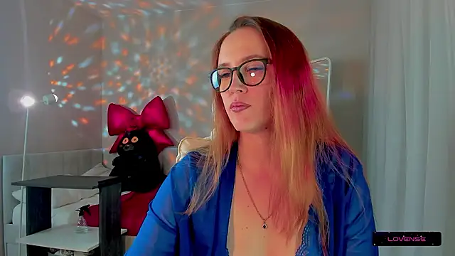 Snapshot of she_wolf chatting on February 19, 2026, 1:08 pm she wolf online show from February 19, 2026, 1:08 pm