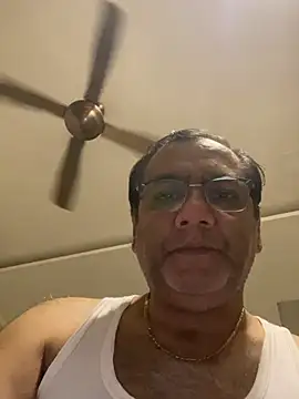 Snapshot of maleattention chatting on July 8, 2026, 5:24 pm maleattention online show from July 8, 2026, 5:24 pm