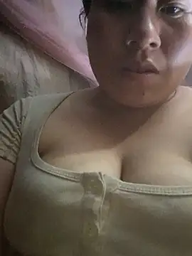 Snapshot of plump-bums chatting on February 18, 2026, 1:40 pm plump-bums online show from February 18, 2026, 1:40 pm