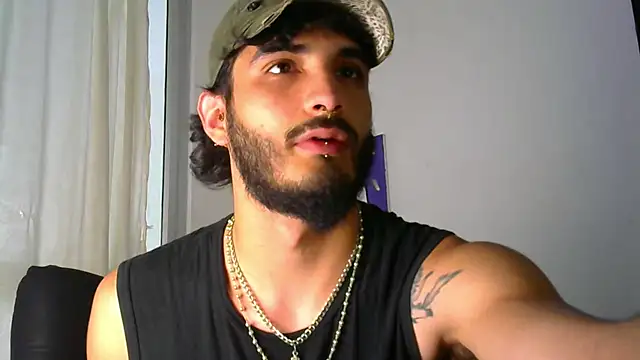 Snapshot of LovexJuxn8 chatting on February 17, 2026, 7:22 pm LovexJuxn8 online show from February 17, 2026, 7:22 pm