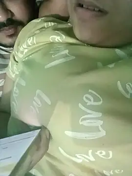 Snapshot of Desiyoungcouple15 chatting on February 19, 2026, 4:37 pm Desiyoungcouple15 online show from February 19, 2026, 4:37 pm