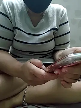 Snapshot of Joyti_07 chatting on February 28, 2026, 5:01 pm Joyti 07 online show from February 28, 2026, 5:01 pm