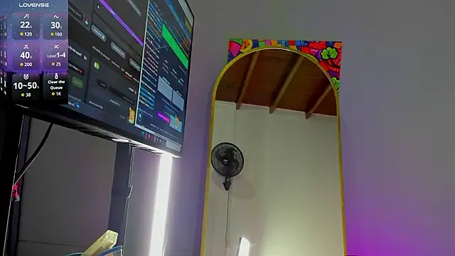 Snapshot of Zaphiro__Sky chatting on February 18, 2026, 8:44 am Zaphiro Sky online show from February 18, 2026, 8:44 am