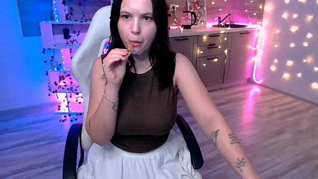 Snapshot of lily_milleerr chatting on March 3, 2026, 7:54 pm lily milleerr online show from March 3, 2026, 7:54 pm