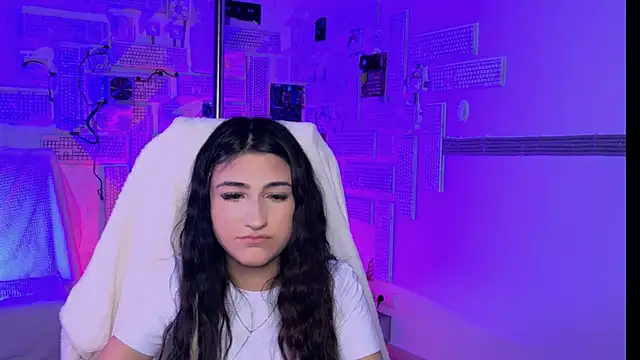 TerezaRobinson online show from February 15, 2026, 8:30 pm