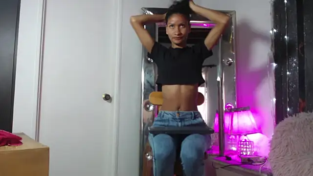 Snapshot of mailyn_gold chatting on April 18, 2026, 12:07 pm mailyn gold online show from April 18, 2026, 12:07 pm
