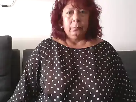 natalialuxee online show from February 14, 2026, 4:18 pm