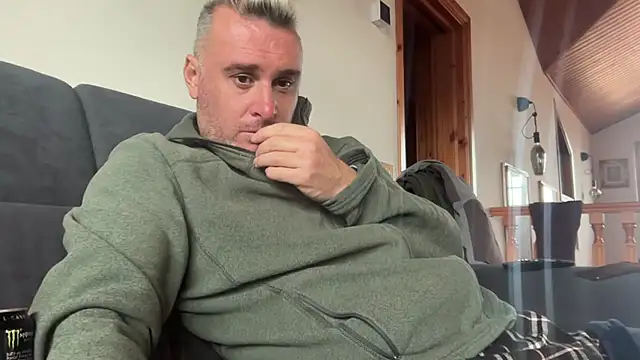 Snapshot of marcovik1 chatting on February 13, 2026, 2:39 pm marcovik1 online show from February 13, 2026, 2:39 pm