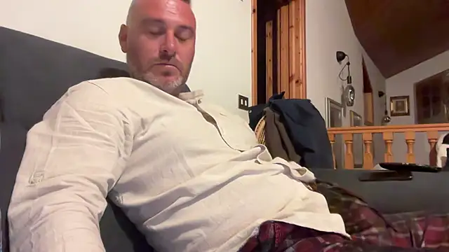 Snapshot of marcovik1 chatting on April 29, 2026, 9:10 pm marcovik1 online show from April 29, 2026, 9:10 pm