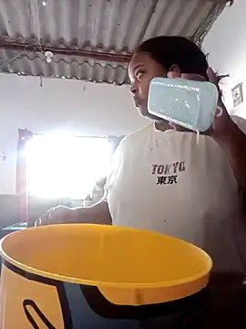 PerlaCurvasgrandes online show from February 17, 2026, 2:36 pm