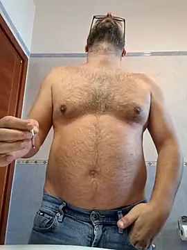 Snapshot of cetriolino chatting on March 3, 2026, 9:27 am cetriolino online show from March 3, 2026, 9:27 am