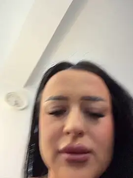 Katty Pery online show from May 20, 2026, 2:25 pm