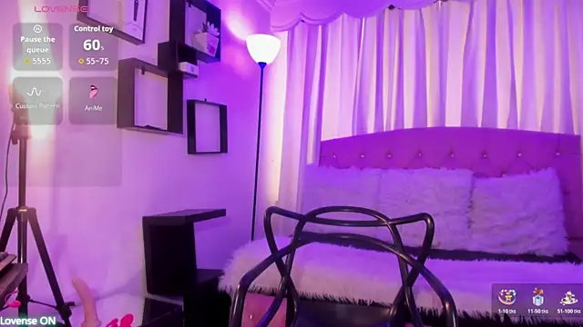 Aurora Ellis  online show from April 7, 2026, 12:40 pm