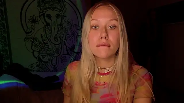 pureeangel online show from March 12, 2026, 7:40 pm