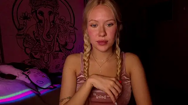 pureeangel online show from February 18, 2026, 6:48 pm