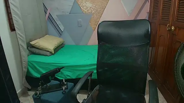 Snapshot of vane_latin18 chatting on March 25, 2026, 8:19 pm vane latin18 online show from March 25, 2026, 8:19 pm