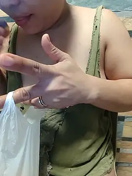 squirtshantal online show from March 11, 2026, 11:48 am