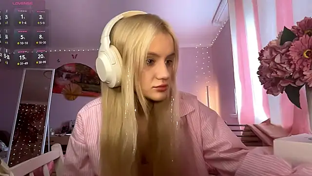 Snapshot of MelissaZaria chatting on May 15, 2026, 6:33 am MelissaZaria online show from May 15, 2026, 6:33 am
