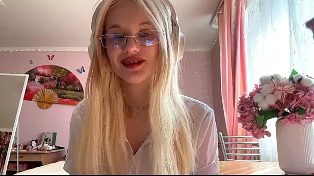 Snapshot of MelissaZaria chatting on April 28, 2026, 6:51 am MelissaZaria online show from April 28, 2026, 6:51 am