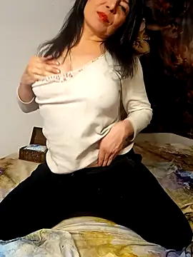 Snapshot of MadamBell chatting on March 14, 2026, 3:18 pm MadamBell online show from March 14, 2026, 3:18 pm