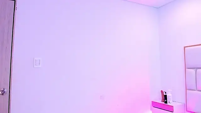 Violetta-foxx online show from February 24, 2026, 7:48 pm