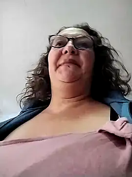  Saraqueen online show from March 9, 2026, 3:04 pm