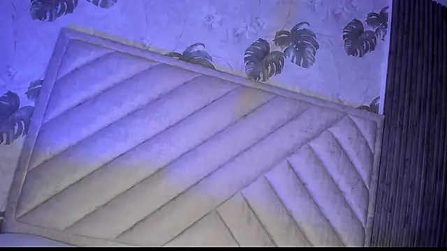 SarahRizof online show from March 13, 2026, 5:12 am