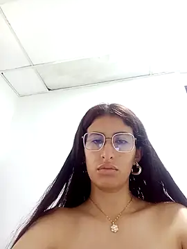 Snapshot of Esperanza__hot chatting on February 24, 2026, 3:24 pm Esperanza hot online show from February 24, 2026, 3:24 pm