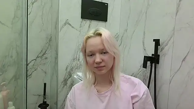 Snapshot of BabyyDolll_ chatting on February 14, 2026, 11:10 am BabyyDolll online show from February 14, 2026, 11:10 am