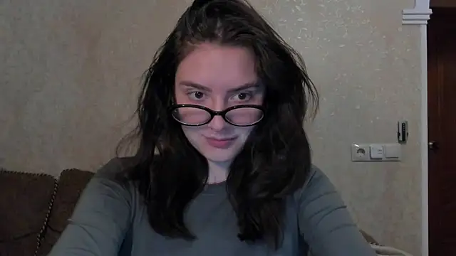 Snapshot of love_lina_muuur chatting on February 28, 2026, 11:15 pm love lina muuur online show from February 28, 2026, 11:15 pm