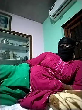 Ladycross online show from February 21, 2026, 7:05 pm