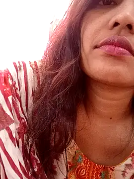 Snapshot of Inaya-97 chatting on February 12, 2026, 11:21 am Inaya-97 online show from February 12, 2026, 11:21 am