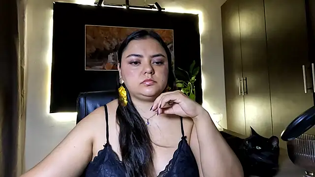 Snapshot of AzaraOnyx chatting on July 18, 2026, 1:09 pm AzaraOnyx online show from July 18, 2026, 1:09 pm