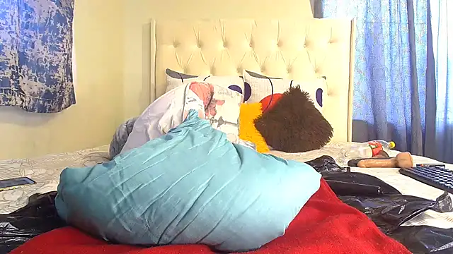 Queenxxxjesy online show from February 24, 2026, 2:51 pm