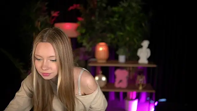 Snapshot of SweetDaisy_me chatting on February 15, 2026, 8:35 am SweetDaisy me online show from February 15, 2026, 8:35 am