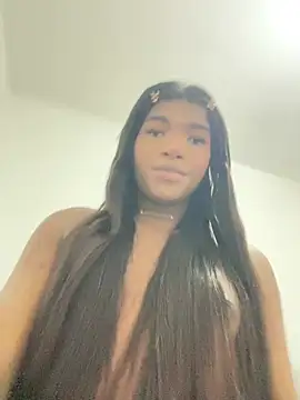 Snapshot of lulusexyy chatting on June 17, 2026, 11:47 pm lulusexyy online show from June 17, 2026, 11:47 pm