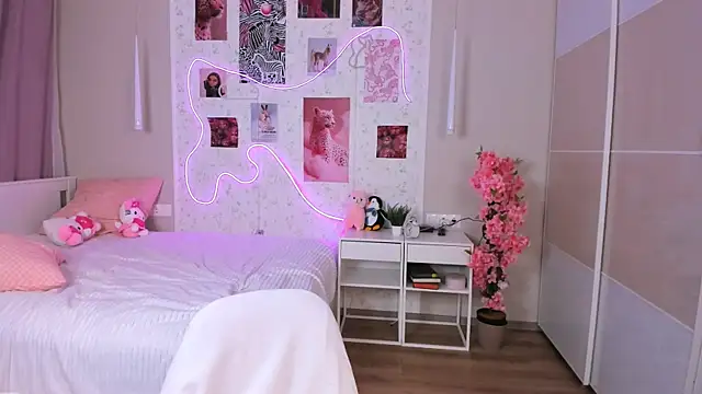 Snapshot of Ella_Lane chatting on March 2, 2026, 5:08 am Ella Lane online show from March 2, 2026, 5:08 am