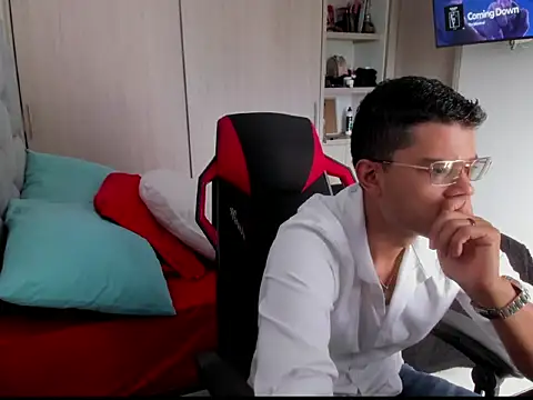 Snapshot of FredericSloan chatting on February 16, 2026, 4:05 pm FredericSloan online show from February 16, 2026, 4:05 pm